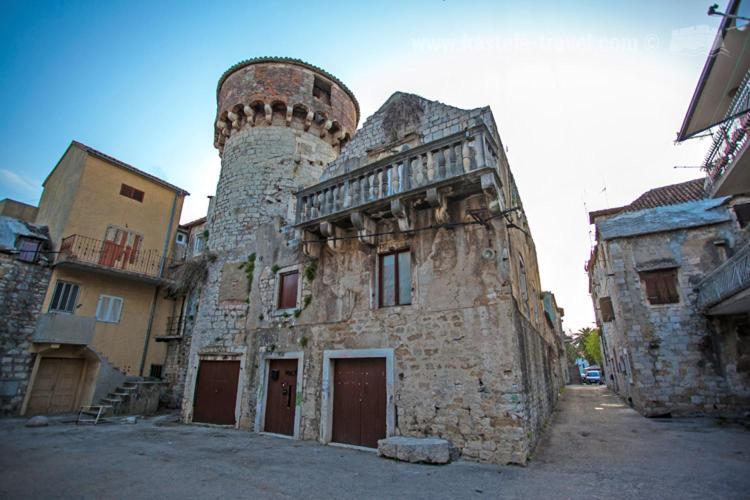 Dida Roko, Rustikalni Apartman S Terasom Kastela Exterior photo