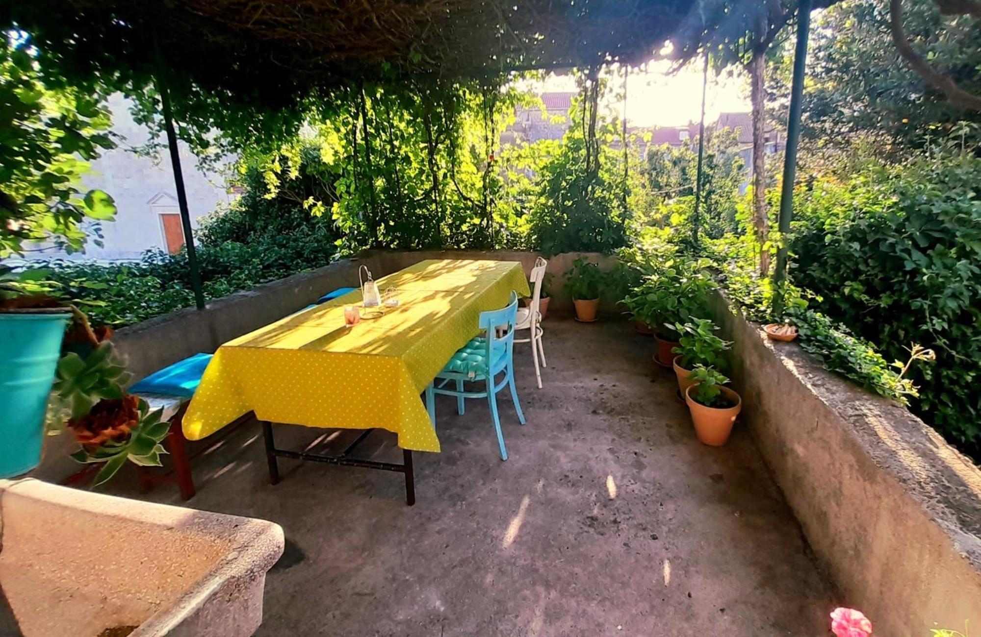 Dida Roko, Rustikalni Apartman S Terasom Kastela Exterior photo